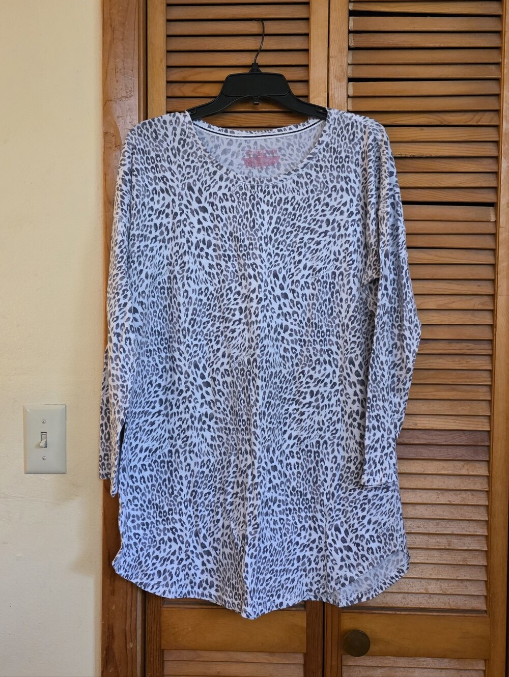 EUC Victoria's Secret Animal Print Sleep Shirt Tunic Size Medium